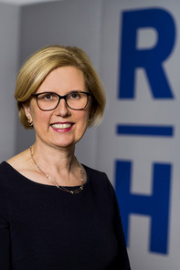 Dr. Margit Kraker