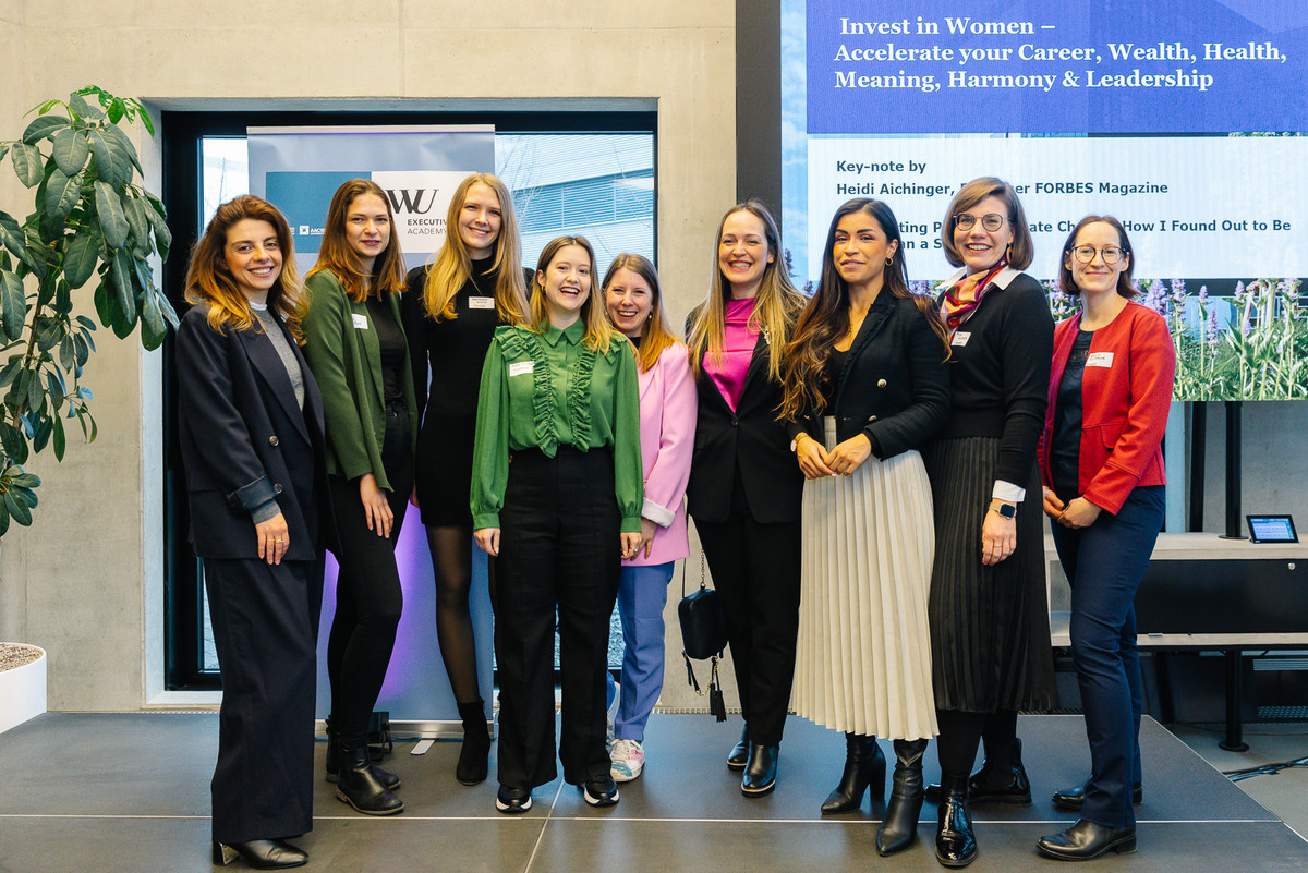 Members of the Women‘s Network of Microsoft Austria attending the WU EA Female Leaders Breakfast on IWD2024