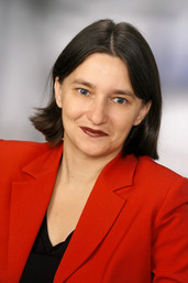 Prof. Dr. Dr. Christa Kolodej Portrait