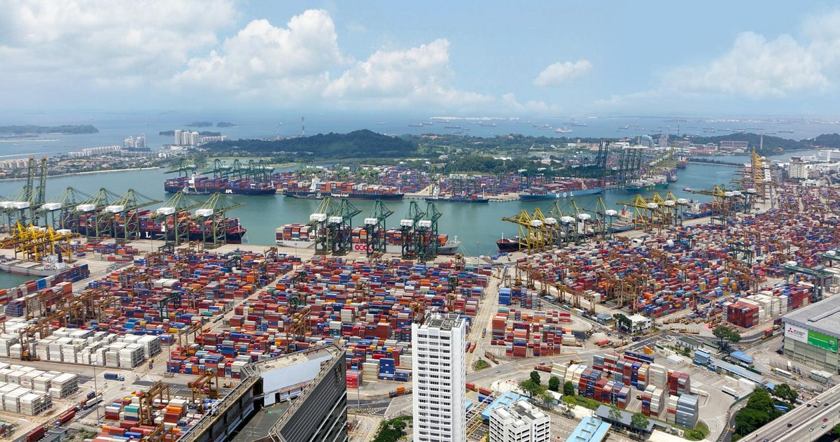 Containerhafen als Symbolbild für Logistik