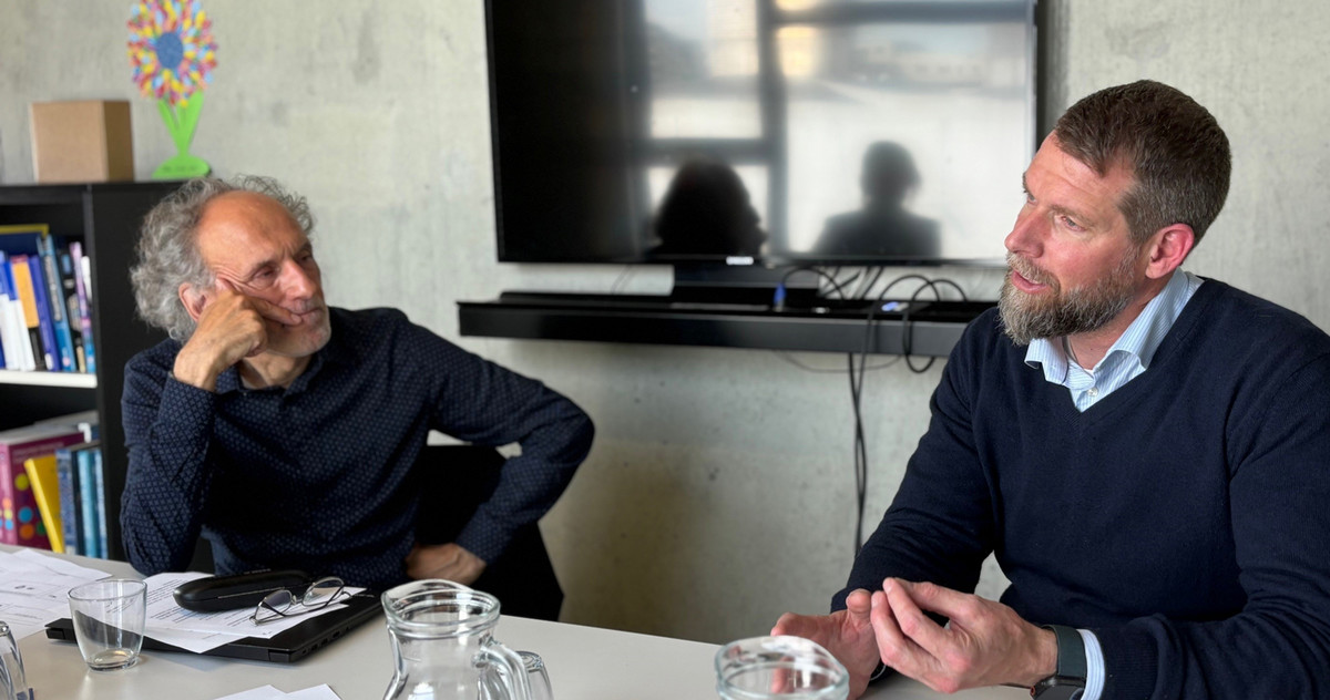 Michael Müller-Camen (l.) and Bodo Janssen (r.) talk about Common Good HRM.