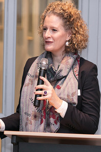 Portrait of Assoc. Prof. Dr. Barbara Stöttinger